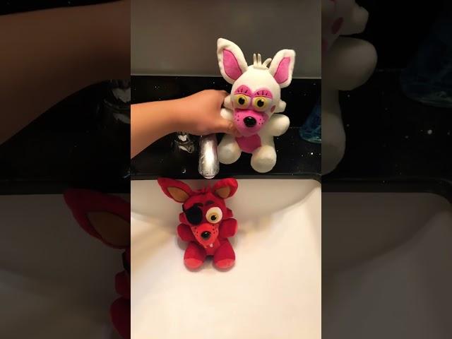 FNAF Foxy takes the ALS Ice Bucket challenge.