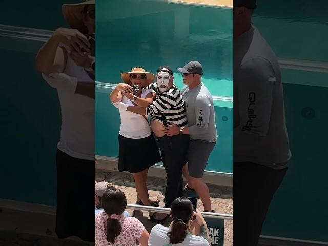 Tom mime Seaworld didn’t expect this  #seaworldmime #tomthemime #funny