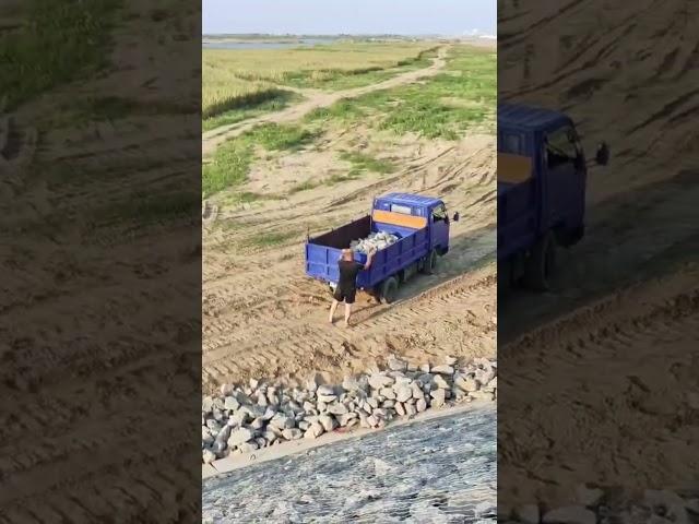Амурчане вывезли часть нового зейского моста