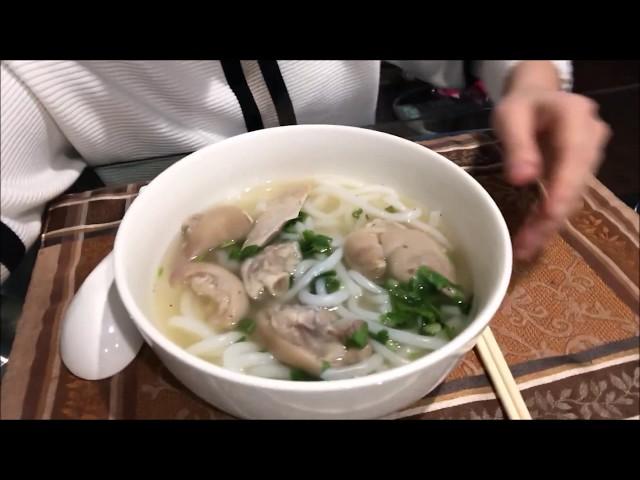 Cuộc Sống Mỹ Vlog 164 ll Ăn Bánh Canh Xong Đi Đón Ba Mẹ Ở Việt Nam Sang