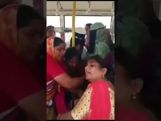 Telangana Free Bus Fight |  Ladies Fighting For Not Available Seats