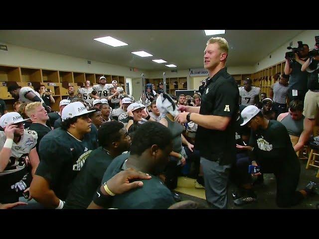 UCF coach Scott Frost becomes emotional addressing his team after winning the AAC title | ESPN