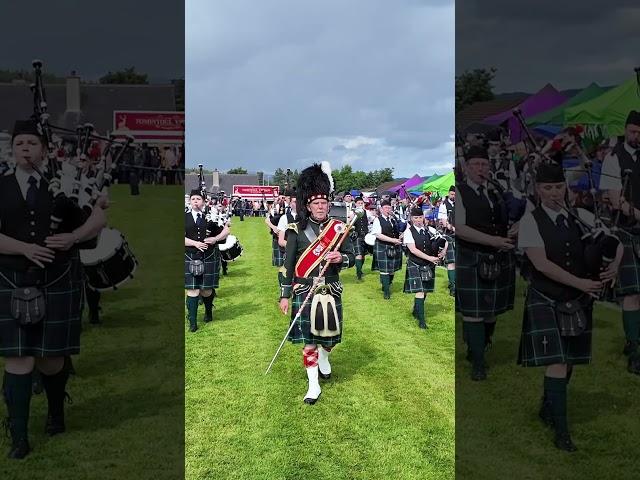 #drummajor Munro leading Forres #pipeband march during 2024 #dufftown  #highlandgames #shorts