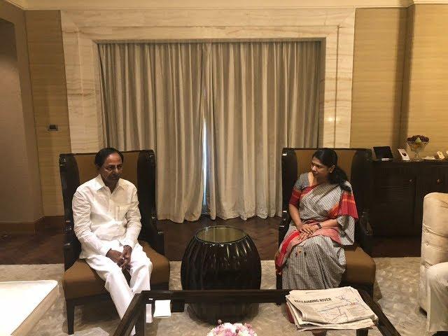 Third Front talks: After Karunanidhi and 'brother' Stalin, Telangana CM KCR meets Kanimozhi