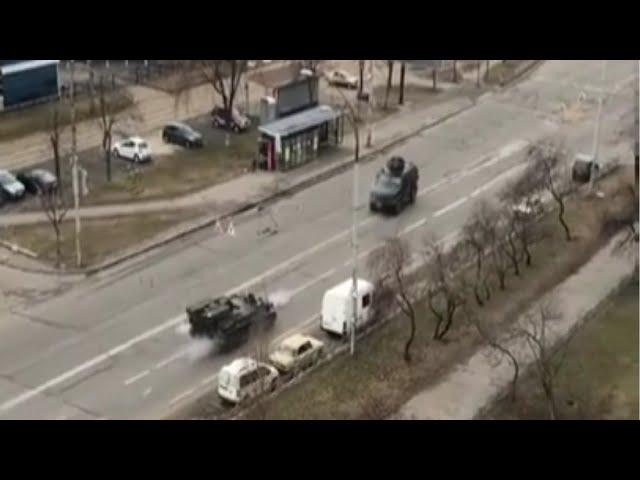  Russian War Ukraine - Ukrainian Armored Vehicle Totally Ignores Direct Machine Gun Fire