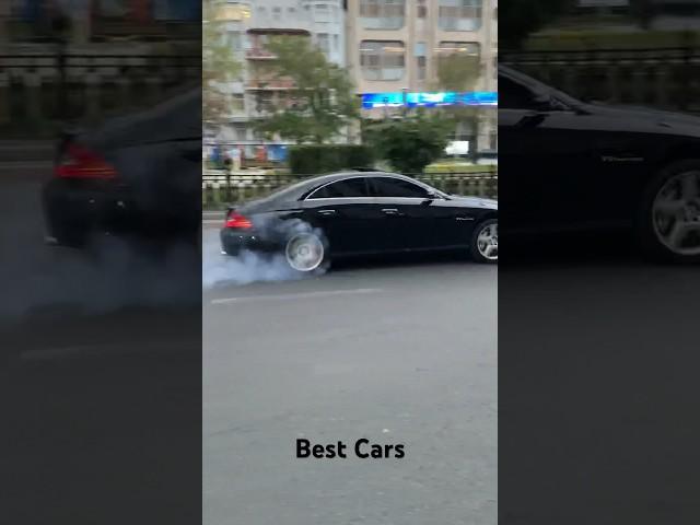 Дрифт на патриарших! #shorts #amg #drift #bmw #cls #moscow #burnout #bestcars #sound