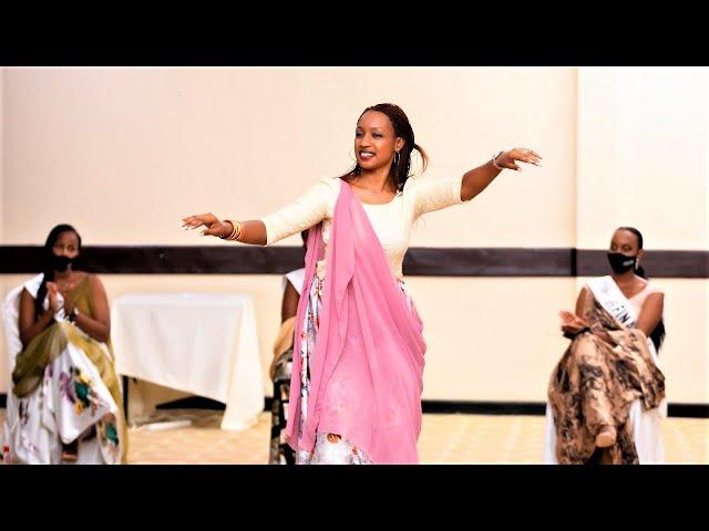 Miss Rwanda 2021: Abakobwa bize gukenyera n'imbyino gakondo