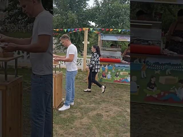"Фест уличной еды в Ривьере"