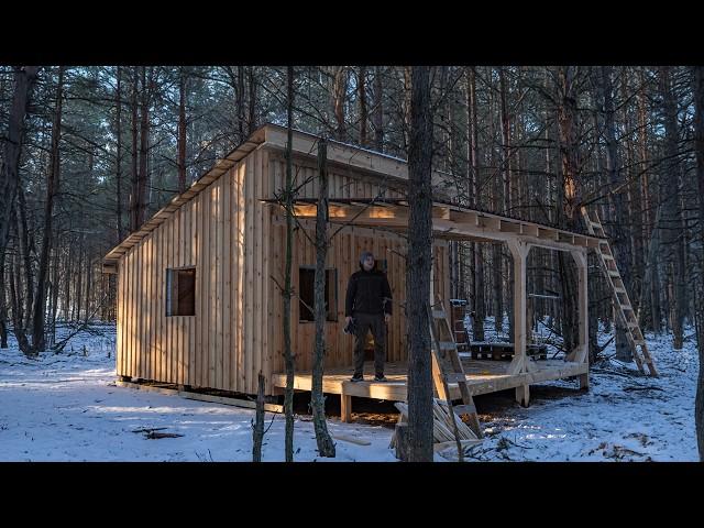 Building a large cabin with your own hands in the forest, I built a large terrace with my own hands