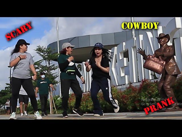 Cowboy prank. Best cowboy prank. best Statue scare prank. lelucon statue prank.luco patung prank