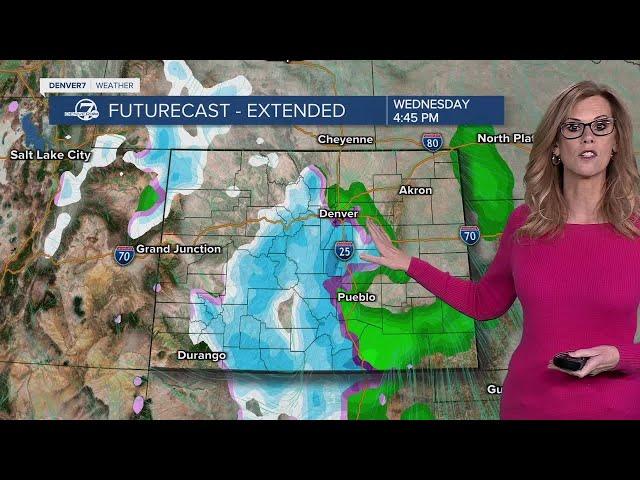 Hot weather returns Sunday, increasing chances for snow on Christmas