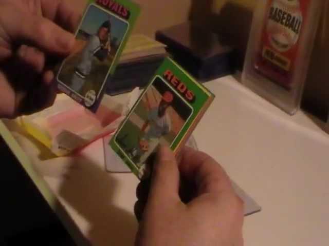 1975 Topps Baseball Mini wax pack rip, HOF rookie hit!