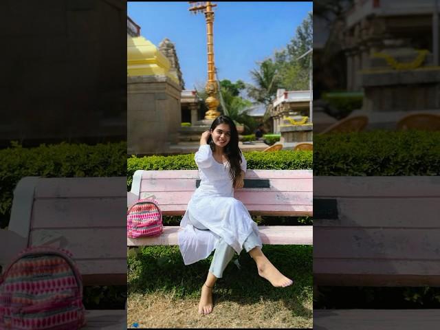 Sitting Poses In Kurta & Jeans | Santoshi Megharaj | #howtopose #poses #kurtaposes #shorts