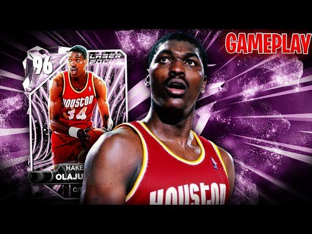 PINK DIAMOND HAKEEM OLAJUWON IS A TOP 3 BIG IN NBA 2K25 MyTEAM!!