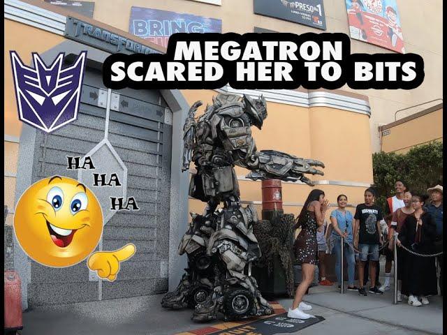 Megatron Totally SCARED This Girl at Universal Studios Hollywood SUPER FUNNY! Roasting Random People