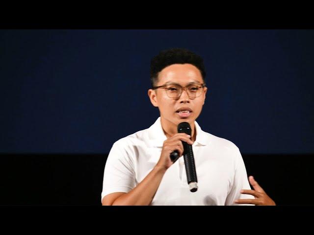 The dating book that changed my life | Anh Duc Nguyen | TEDxHanoi Youth