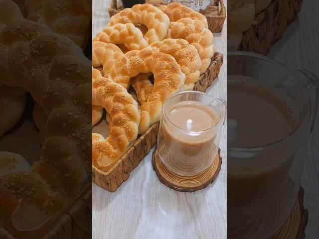 بدون زبدة ولا حليب بنص كيلو دقيق ومية عملت قرص الافران المضفرة سهلة وسريعه الجزء التاني