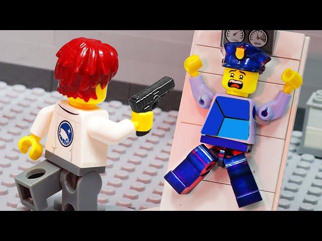 Gefährliche Kriminelle wollen Polizisten einen Chip implantieren  - LEGO Police