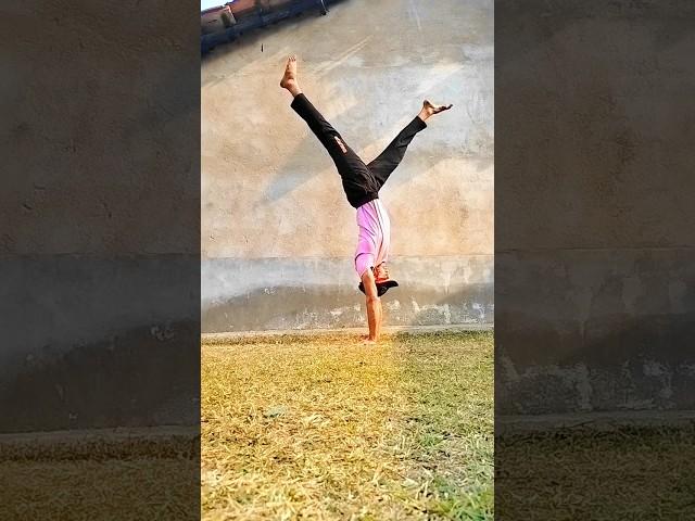 how to do handstand balance #shorts #ashortaday #viral #ftech36 #trending