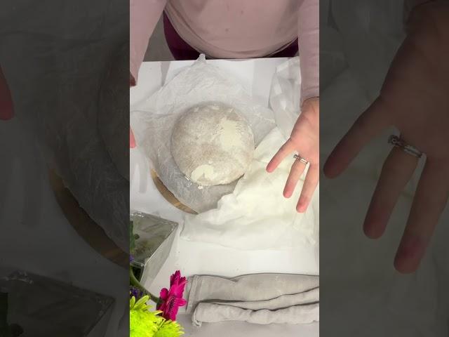 NEW SERIES: Technique Tuesdays Ep 2: HOW to flour dough for final proof #sourdough #sourdoughtips