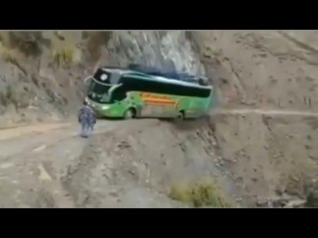 dangerous road - bus on the edge of cliff #dangerousdriving #dangerousroad #bus