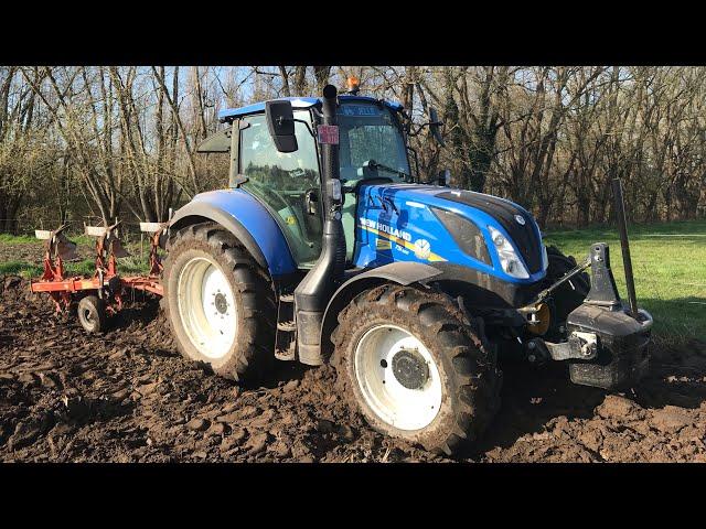 Plowing | New Holland T5.120 | Kuhn Multimaster 110