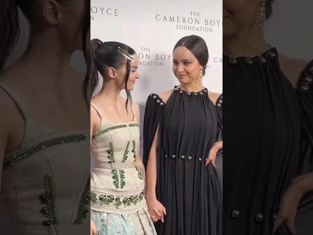 Sofia Carson & Dove Cameron are reunited ️ #descendants3 #sofiacarson #dovecameron