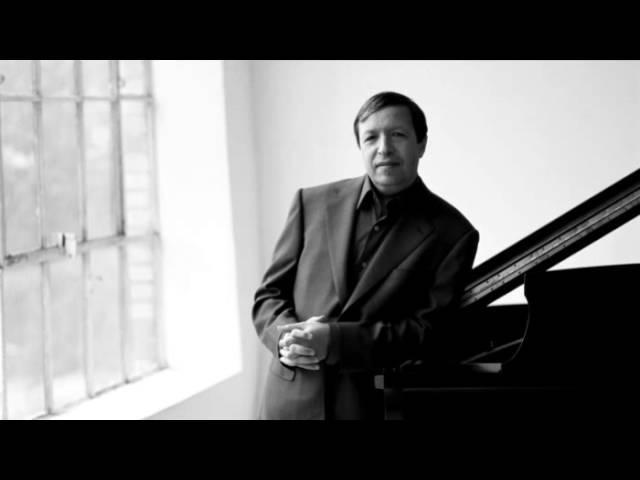 Mozart - Piano Concerto No. 16 in D Major, K. 451 (Murray Perahia)