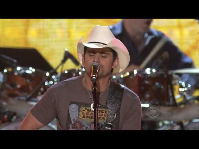 Brad Paisley singing My Next Broken Heart (HD) - Brooks and Dunn ACM Last Rodeo