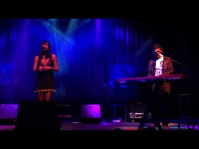 Aqualung & Lucy Schwartz - Cold Live