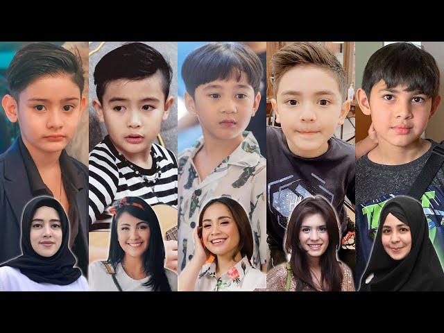 20 Anak Artis Berwajah Tampan Calon Idola Masa Depan