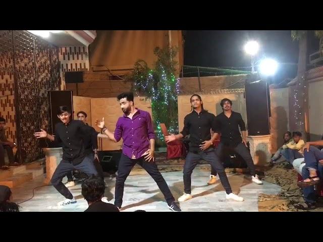 mery rakshay kamar awsome dance by boys