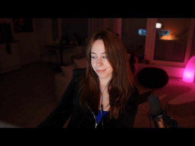 LIVE!  CHILLING!