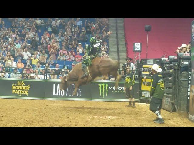 RECORD BREAKING BULL RIDE! Highest score in PBR history! @Josevitorleme @Woopaa