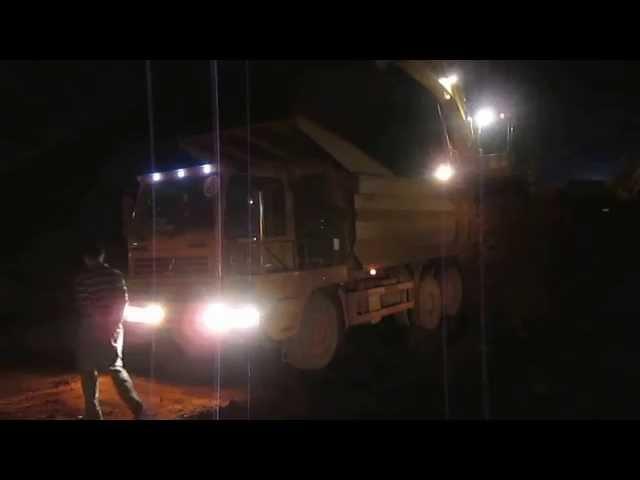 XCMG OFF ROAD DUMP TRUCK Loading Bauxite