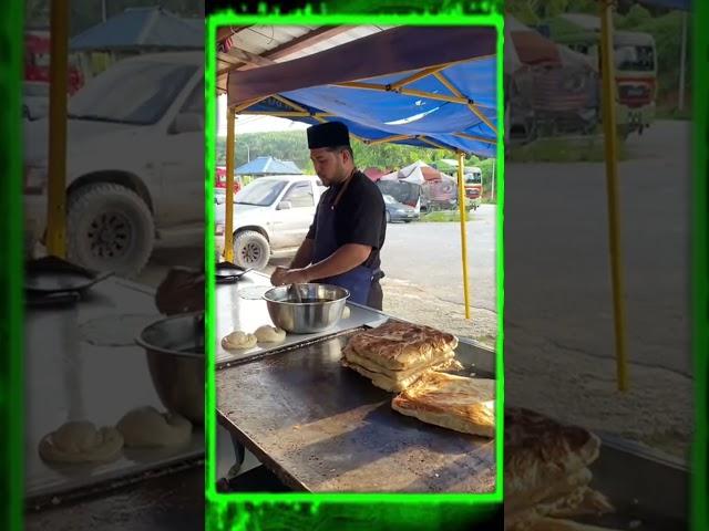 Perhhh.. Gilerr ahh.. gedabakk, klu tak puas lg tak taw la 16 hinggit je  ️ Murtabak Simpang Chini