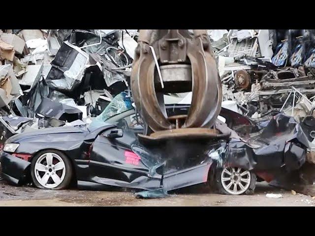 Dangerous Powerful Excavator Destroying Cars For Recycling Is Amazing - Heavy Equipment Destruction