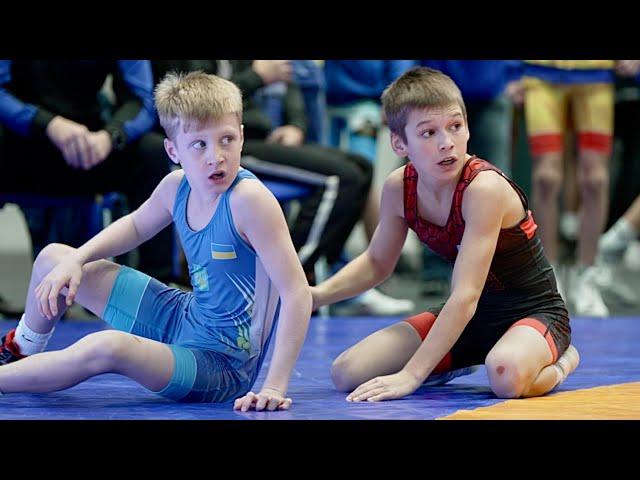 U13 V. Serzaniyuk (UKR) vs M. Poliakov (UKR) 32kg final. Youth boys greco-roman wrestling.