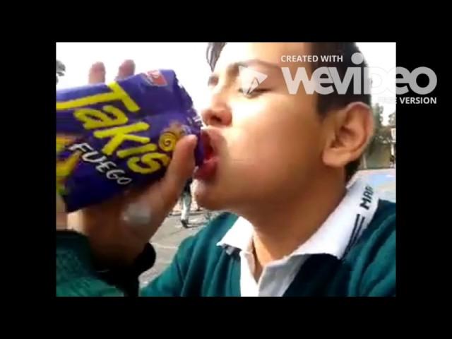 #shale Daniel tragando salsa de takis :v -Edgar campechano