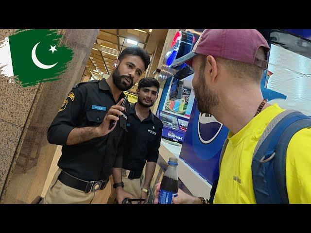 How They Treat Foreigners in Pakistan 