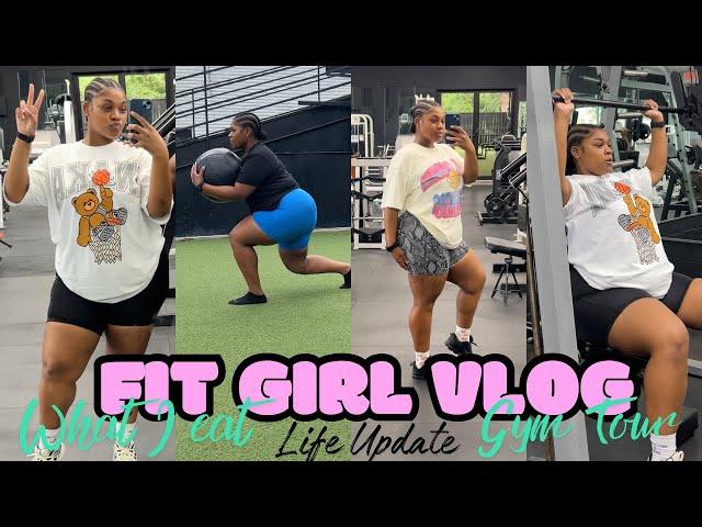 FIT GIRL VLOG| New Gym Location| What I Eat In A Day| Upper Body Workout