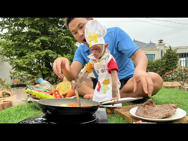 Bibi enliste helps Dad cook a super delicious steak for Grandma!
