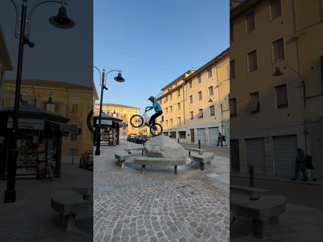 #shorts #streettrial #trick #freestyle #bike #bikepassion #bikelove #viralvideo