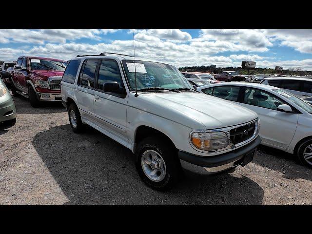 I'm Winning this MINT 98 Ford Explorer V8 AWD from IAA for $400!