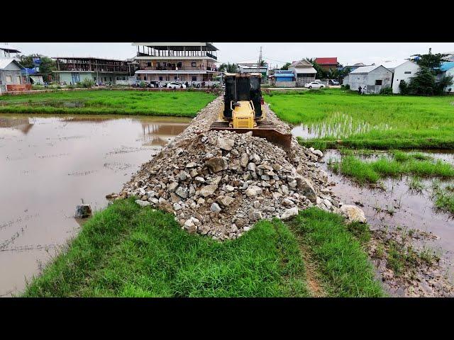 First Step Backfill By Bulldozer KOMATSU DR51 Building Temp Road For Land Filling Up Process