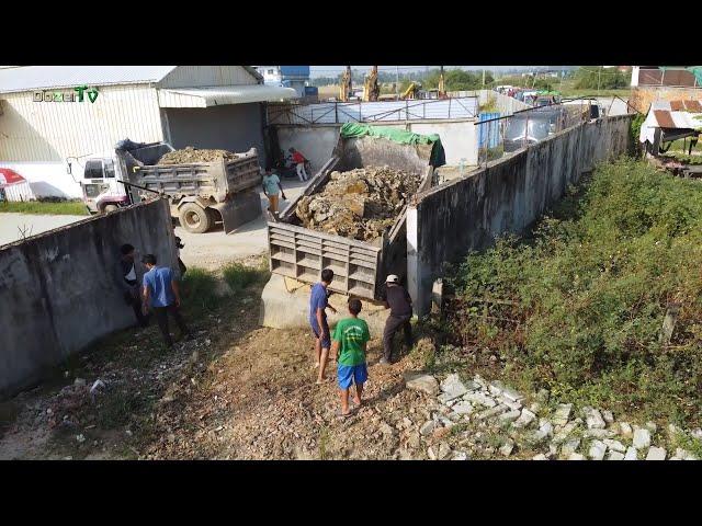 Technique Processing Operated filling Stone Use Bulldozer D20P KOMATSU And Dump Trucks