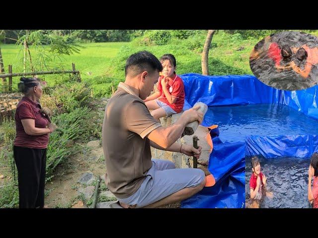 Mr. Vang completed the temporary swimming pool for Han, Han was very happy.