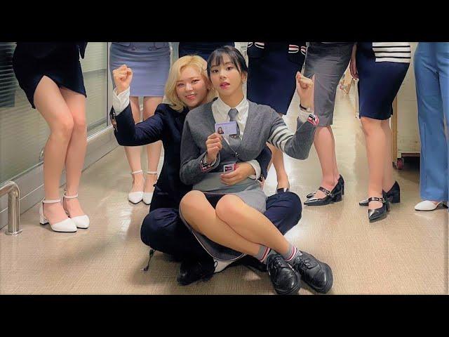 TWICE (트와이스) Chaeyoung sitting on Jeongyeon's lap | JeongChaeng | 정연 채영