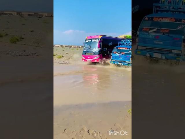 Dengers bus aur Mazda truck overking #youtubeshorts #carbuslover #automobile #bus #truck #shorts