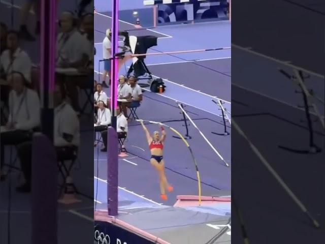 KATIE MOON OLYMPIC SILVER MEDALIST. With a jump of 4.85m in the women’s pole vault